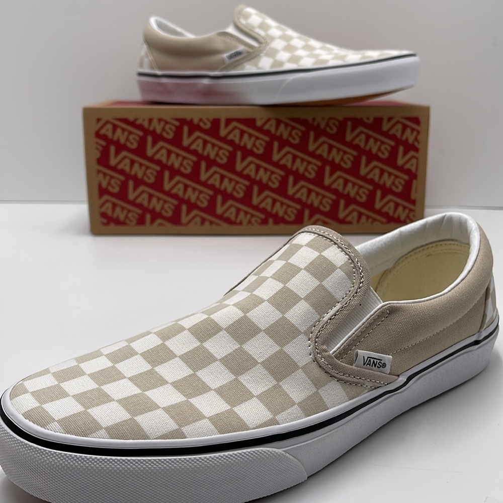 Vans Men’s Classic Slip-On
Color Theory Checkerboard
VN0A7Q5DBLL
Sneakers - Picture 15 of 16